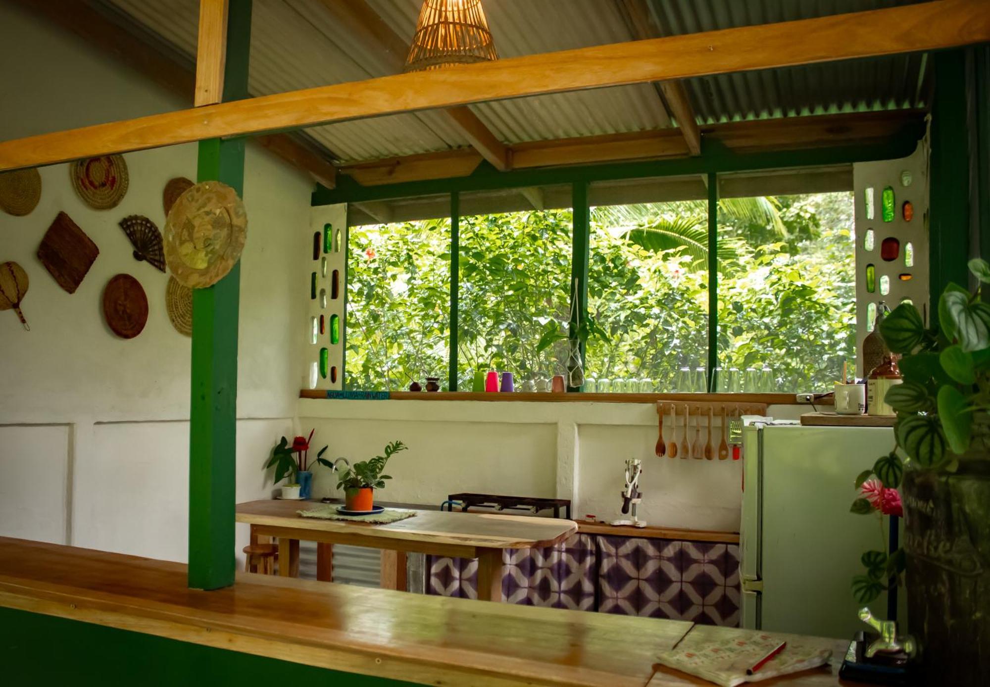 Smile Jungle Hostel Puerto Viejo de Talamanca Ngoại thất bức ảnh